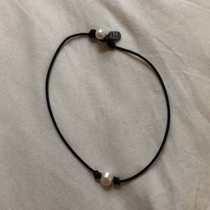 Pearl choker